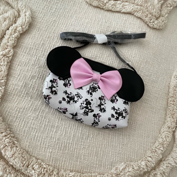 NWOT DISNEY MINNIE PURSE W/ EARS & BOW - Picture 2 of 12